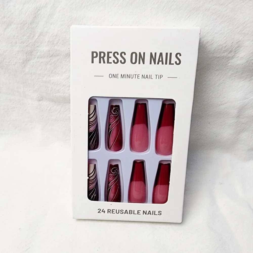 24 Pieces Fake Press On Nails